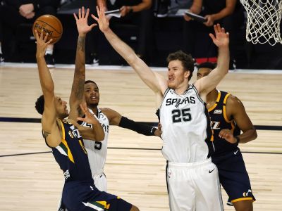 VIDEO: Spurs po 23 rokoch bez play-off, do play-in Portland a Memphis