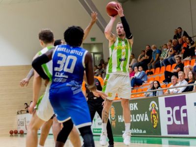 Oslabená Handlová trápila Lučenec, nestačil jej ani 31 bodový Jašš