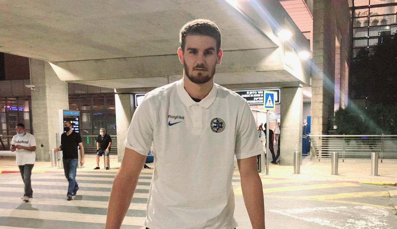 Štvorka draftu sa po štyroch rokoch vracia do Európy. Bender si opäť oblečie dres Maccabi
