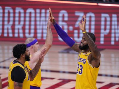 VIDEO: Lakers sfúkli Houston a po 10 rokoch postúpili do finále konferencie
