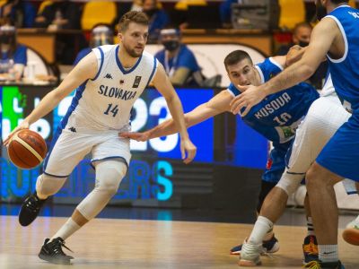 VIDEO: Slováci jasne zdolali Kosovo, lídrom 26-bodový Brodziansky