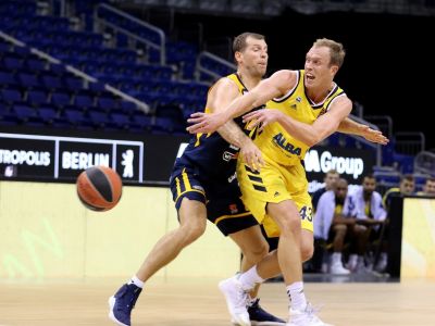 Alba dala v tejto sezóne už dvakrát sto bodov, pomohol jej podkošový rozohrávač