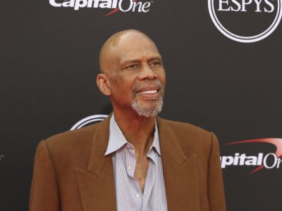 Legendárny Abdul-Jabbar prekonal rakovinu
