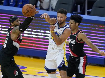 VIDEO: LeBron s triple-doublom, dominancia Portlandu nad Golden State
