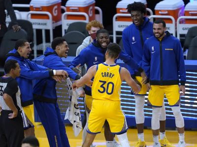 VIDEO: Curry odpovedal kritikom parádnym bodovým rekordom