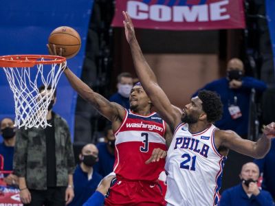 Najnešťastnejšia superhviezda NBA. Dominuje, ale prehráva