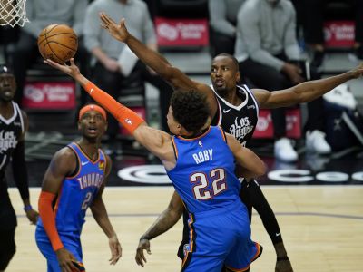 VIDEO: Clippers dobehli na čele NBA rivalov z Lakers