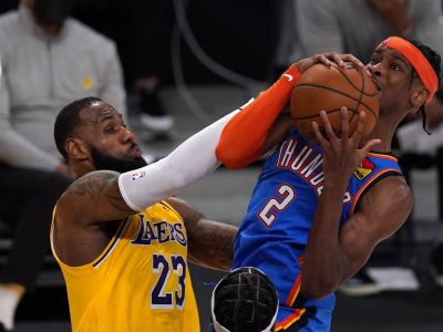 VIDEO: LeBron potiahol Lakers s triple-double cez druhé predĺženie za sebou