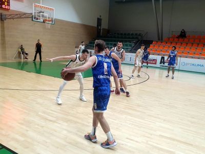 Handlová parádnym polčasom pokorila Lučenec a udržala nádej na play-off