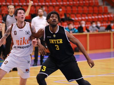 Vo Viedni stagnoval, v Interi sa chce Shelton basketom baviť. Vyzdvihol Lopezovu súťaživosť
