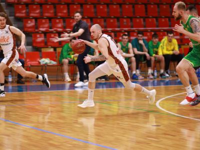 VIDEO: Prievidza si vyšliapla na Levice aj u nich a nastrieľala im 90 bodov