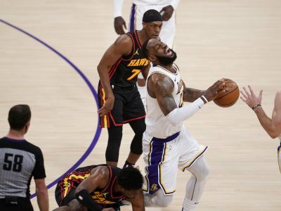 LeBron James bude chýbať Lakers ešte značný čas