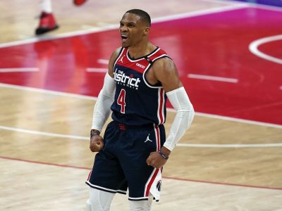 VIDEO: Westbrook predviedol neskutočný triple-double, emotívny večer pre Townsa