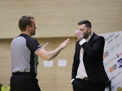 VIDEO: Handlová definitívne bez play-off, Spišiaci zvýšili náskok, v Prievidzi padlo 222 bodov