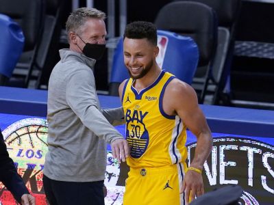 VIDEO: Curry odpovedal parádnym výkonom na posledný debakel Golden State