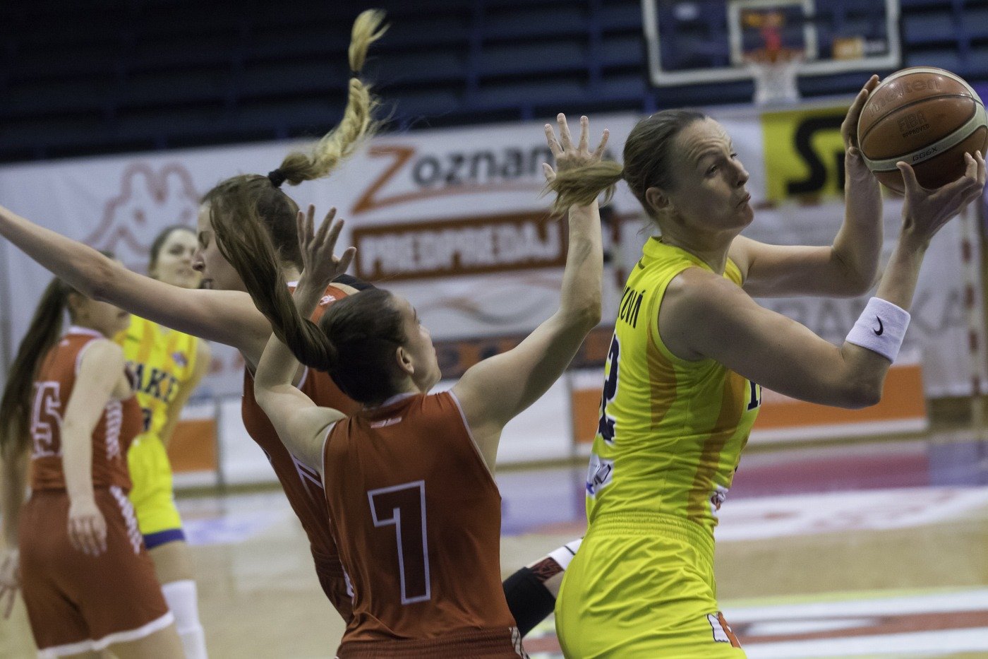 Pumy nenašli recept na Jurčenkovú, dominovala ako Shaq O’Neal