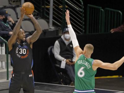 VIDEO: Dallasu nestačilo 19 asistencií Dončiča, predčil ho skvelý Randle, zranila sa ďalšia hviezda