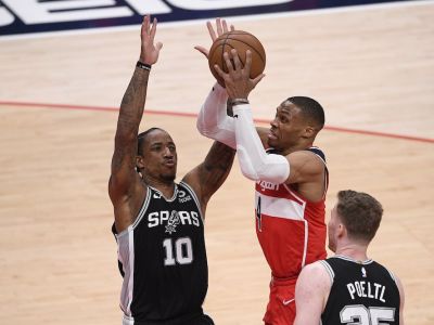 VIDEO: Vo Washingtone padlo takmer 300 bodov, Wizards nestačilo ani 45 od Beala