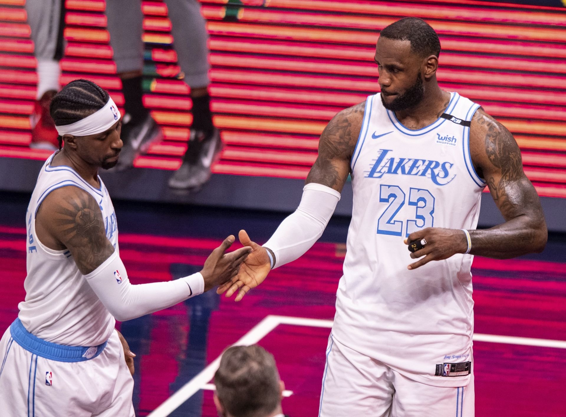 Play-off alebo play-in proti Warriors? Lakers sa dozvedia osud v posledný hrací deň