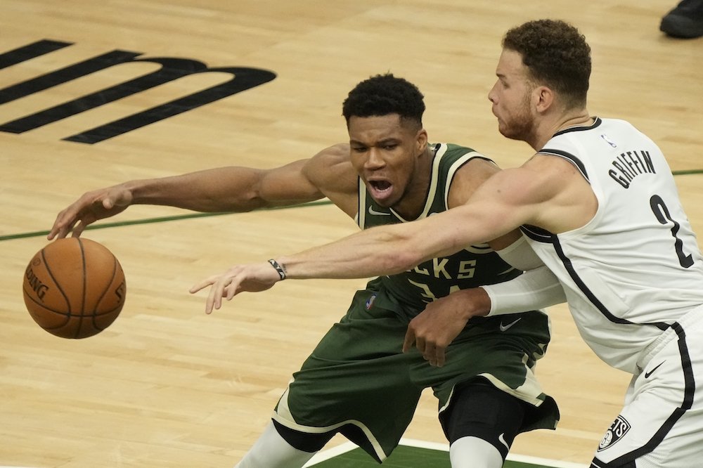 NBA play-off: Milwaukee stačilo na Brooklyn len 86 bodov, Utah vedie nad Clippers 2:0