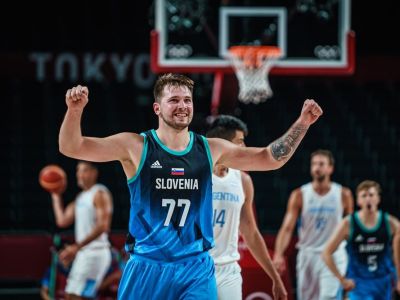 Neuveriteľný Dončič začal na olympiáde famóznym výkonom, v zápase padlo 218 bodov