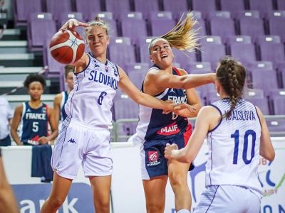 Osemnástka začala s Francúzkami hrozne, prvú štvrtinu prehrala 2:25