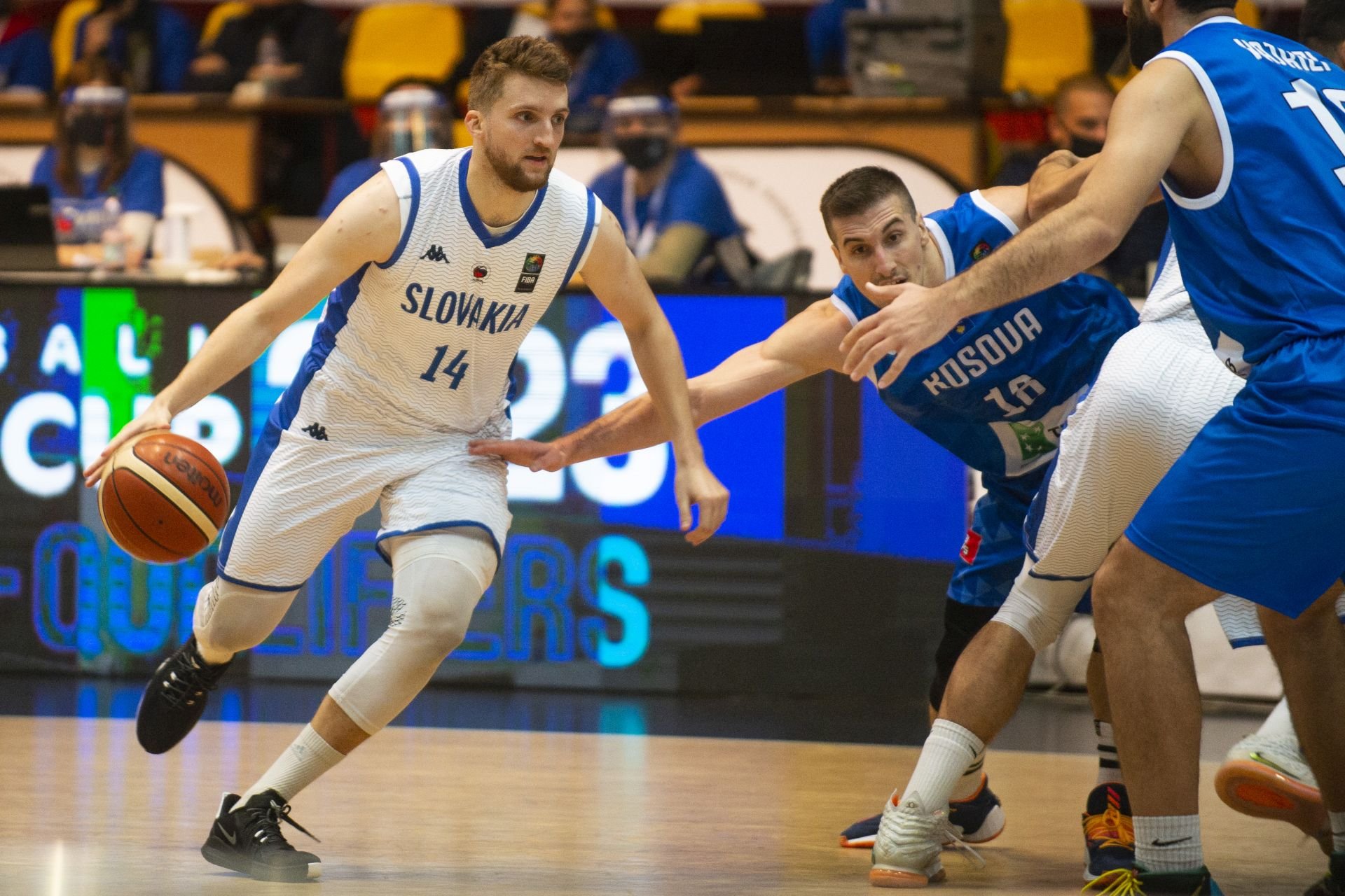 Aj jediné víťazstvo môže znamenať postup Slovákov