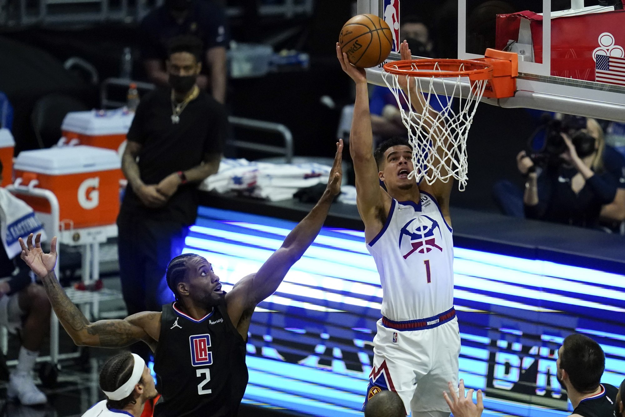 Dvestomiliónovej zmluvy sa dočkal aj Michael Porter