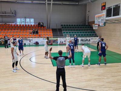 Handlová začala domáci turnaj s prehrou, Levice potvrdili úlohu favorita