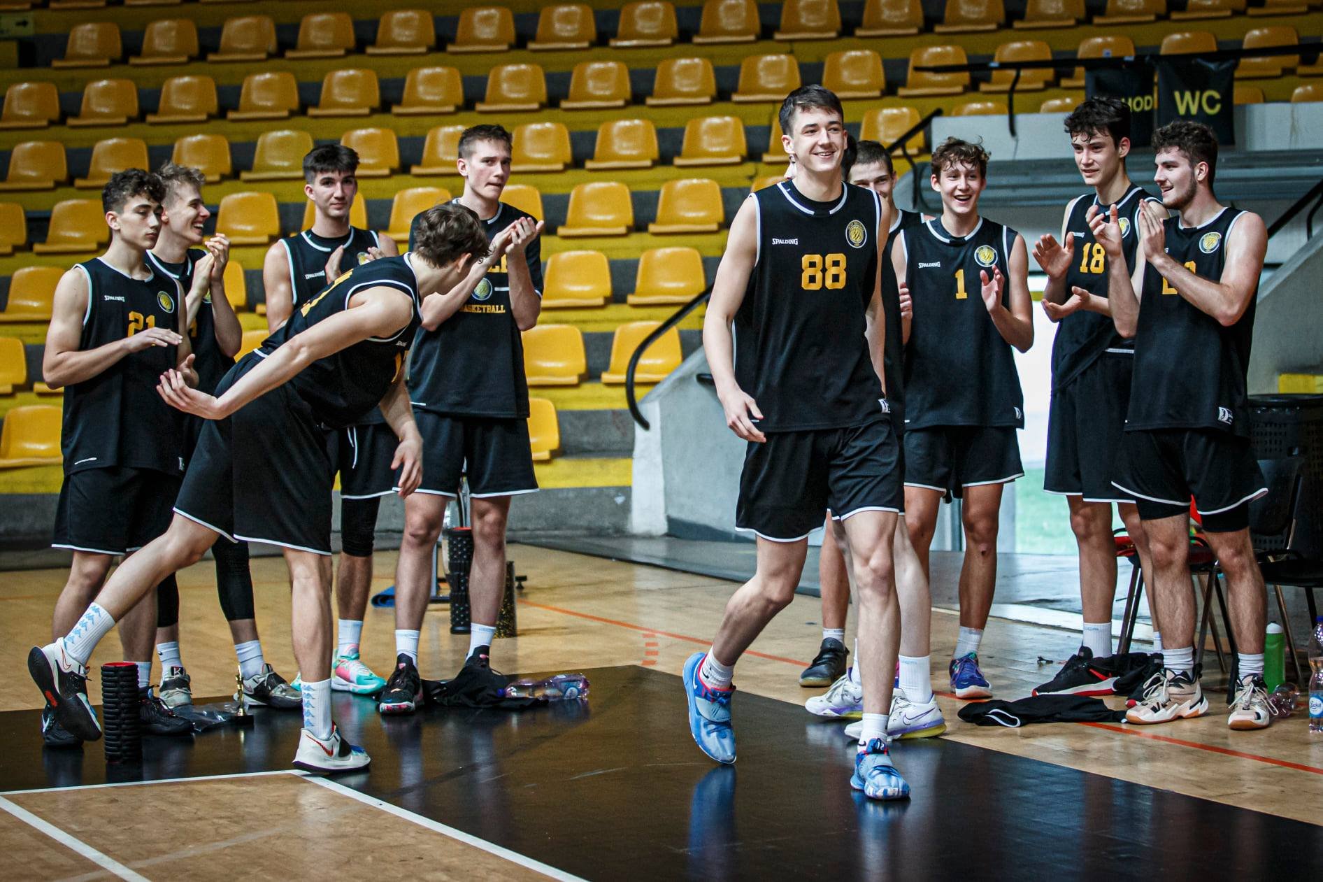 Bez jedinej prehry. Juniori Interu ovládli domáci turnaj EYBL