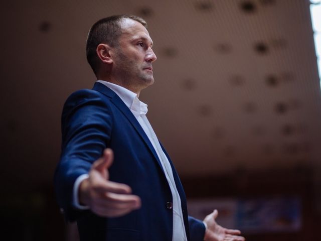 Čurovič sa vracia do akcie, v Česku má vzkriesiť posledný tím