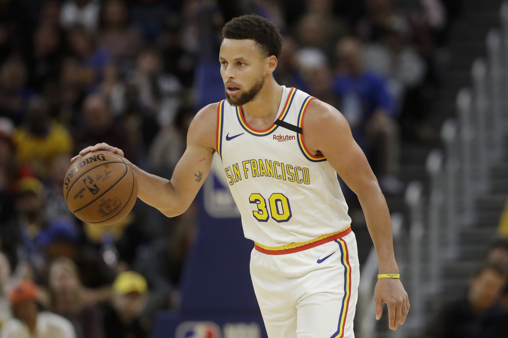 VIDEO: Warriors uspeli v kalifornskom derby a stíhajú vedúci Phoenix