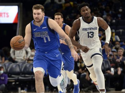 VIDEO: Dončičov Dallas rázne ukončil víťaznú sériu Memphis, Golden State deklasovalo Chicago