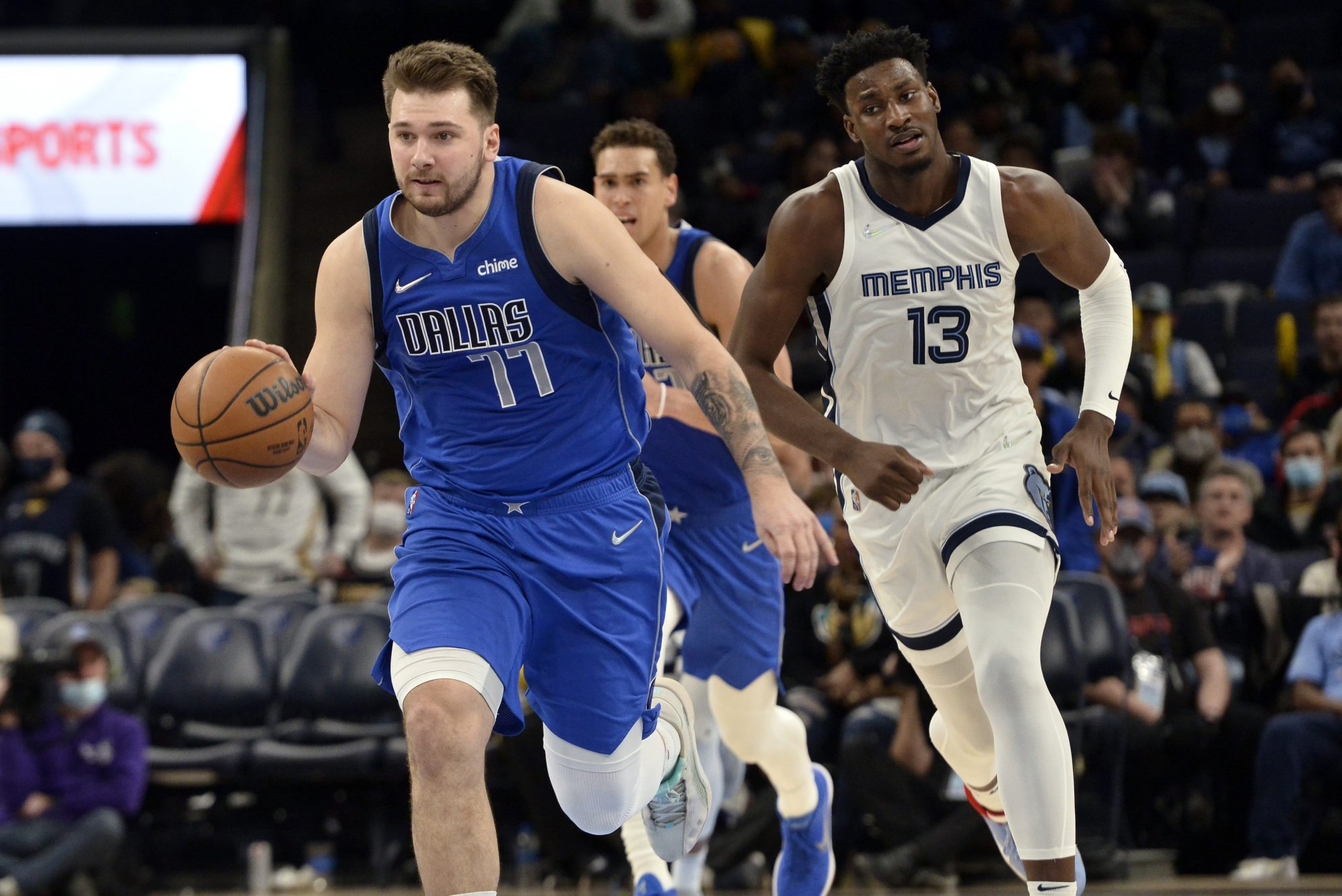 VIDEO: Dončičov Dallas rázne ukončil víťaznú sériu Memphis, Golden State deklasovalo Chicago