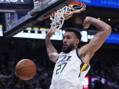 VIDEO: Utah predĺžil víťaznú sériu, Warriors padli v kalifornskom derby