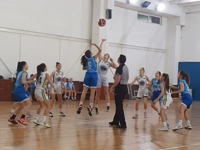 V súťaži kadetiek bola dohrávka 11. kola ešte minulú stredu