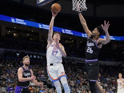 VIDEO: Čech Krejčí odohral najlepší zápas v NBA, Morant dal 52 bodov a neuveriteľný kôš