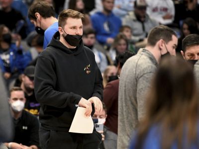VIDEO: V NBA skončila základná časť, obavy o zraneného Dončiča