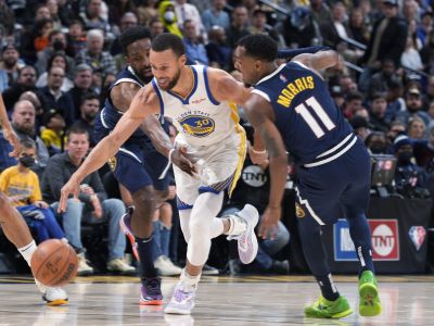 Curry by po zranení mohol stihnúť štart Golden State v play off