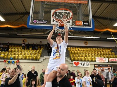 Čajky oslavujú titul. Jankovič: Nervozita bola obrovská. Suja: S 15 bodmi za polčas sme nemohli vyhrať