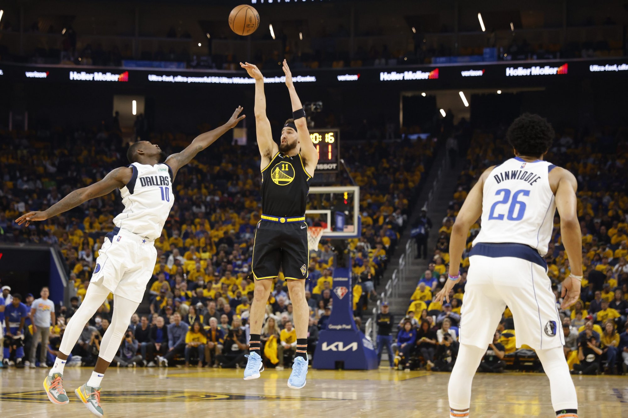 NBA play-off: Golden State potiahol späť do finále skvelý Klay Thompson