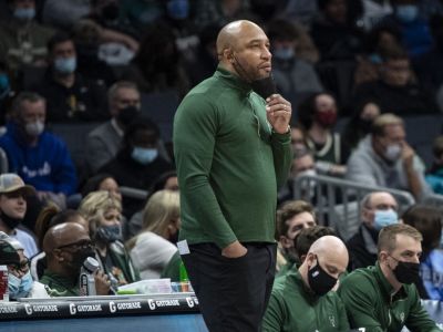 Lakers ma vytiahnuť z dna asistent z majstrovského Milwaukee