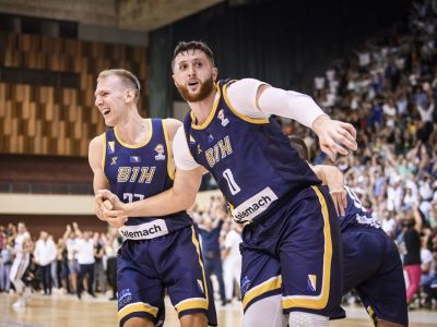 Bosnianska beštia predviedla parádny smeč, s tímom prekvapili olympijských finalistov po dvoch predĺženiach