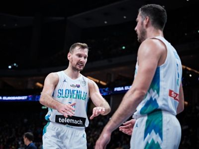 Srbi sa postavili k vypadnutiu chlapsky. Slovinci prišli o oporu, šampionát dohrajú v jedenástich