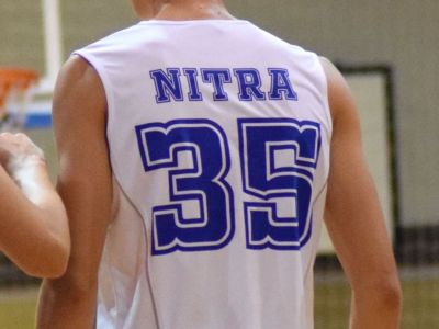Na čele prvej ligy Nitra o skóre pred Považskou Bystricou