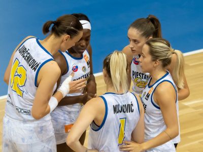 VIDEO: Čajky zdolali Sláviu o 20, Young Angels privítali nováčika štedro, dali mu 100-ku