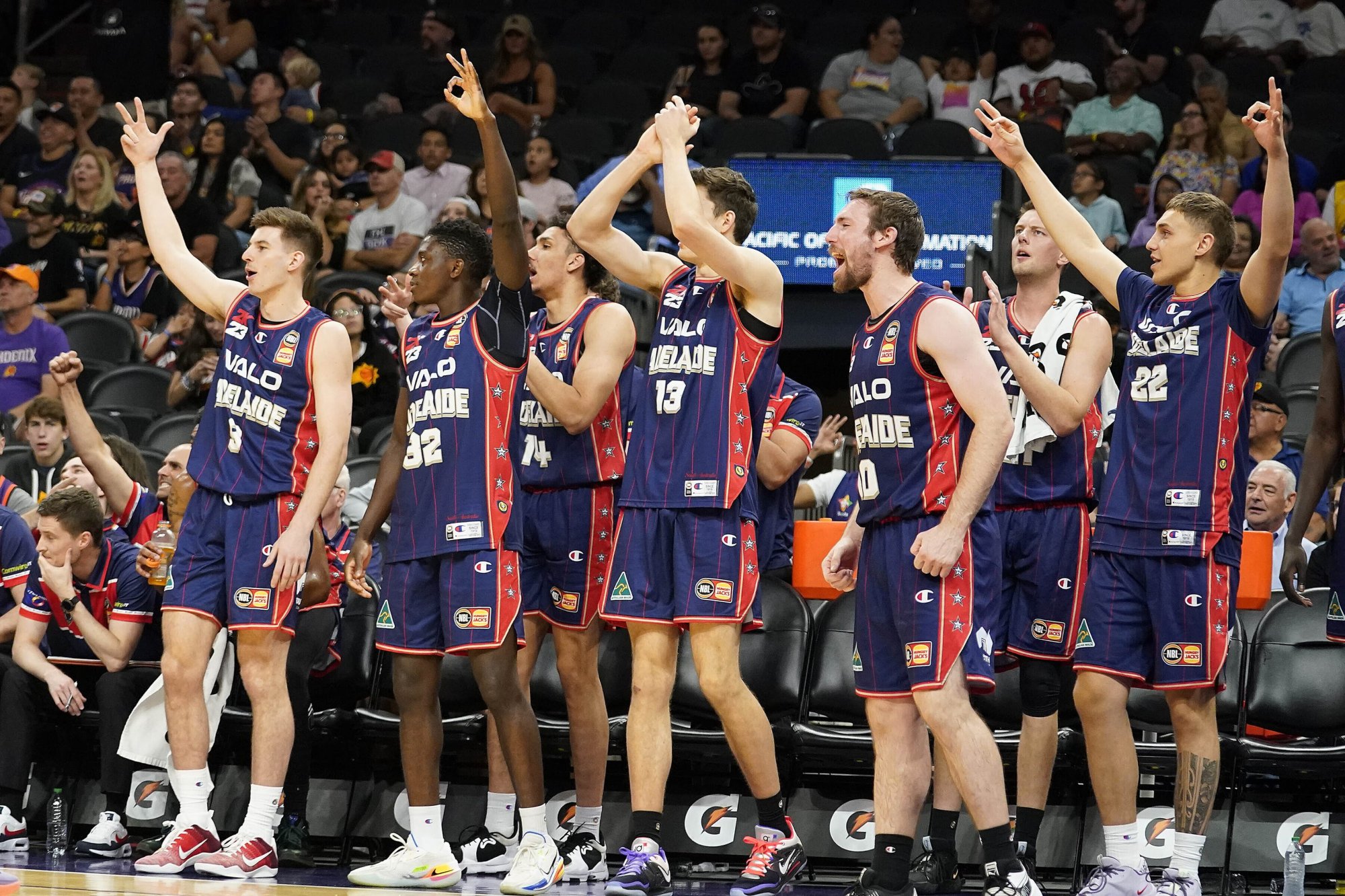 Austrálsky tím rozstrieľal trojkami víťazov základnej časti NBA