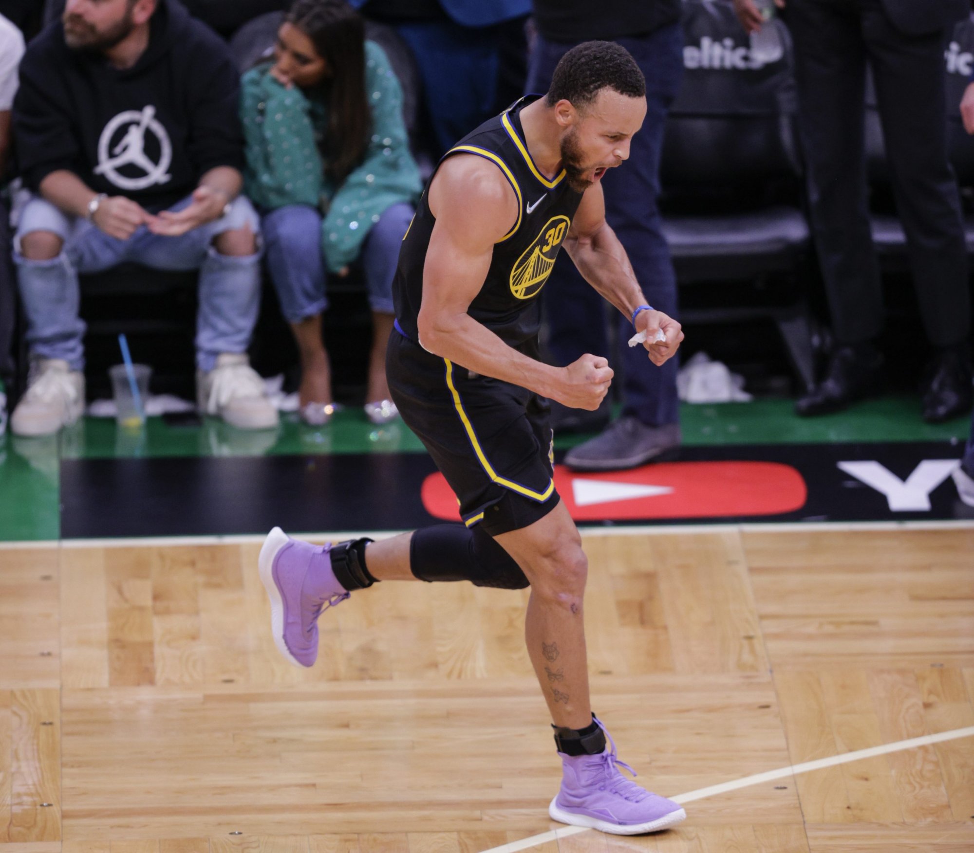 Patrí už Steph Curry do top 10 histórie? Golden State ťahá ako kedysi LeBron James Cleveland