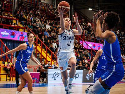 Slovenky prehrali v Taliansku, v tabuľke zostali na druhom mieste