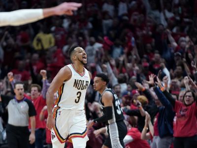 ViDEO: Pelicans bojujú so zraneniami hviezd, aj tak bojujú o čelo, teraz zažiaril McCollum